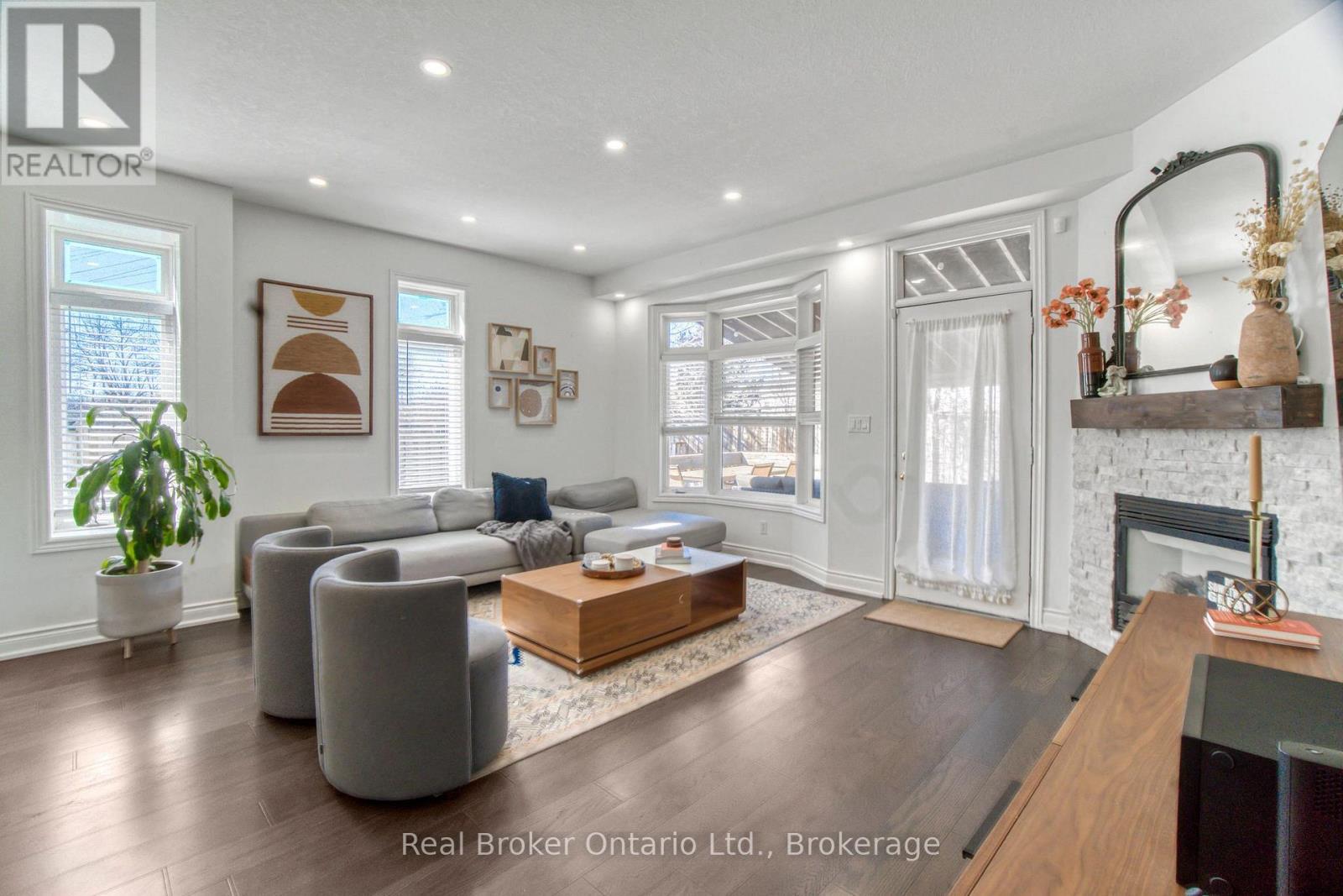 1417 TREELAND STREET, Burlington (Freeman) — photo 4