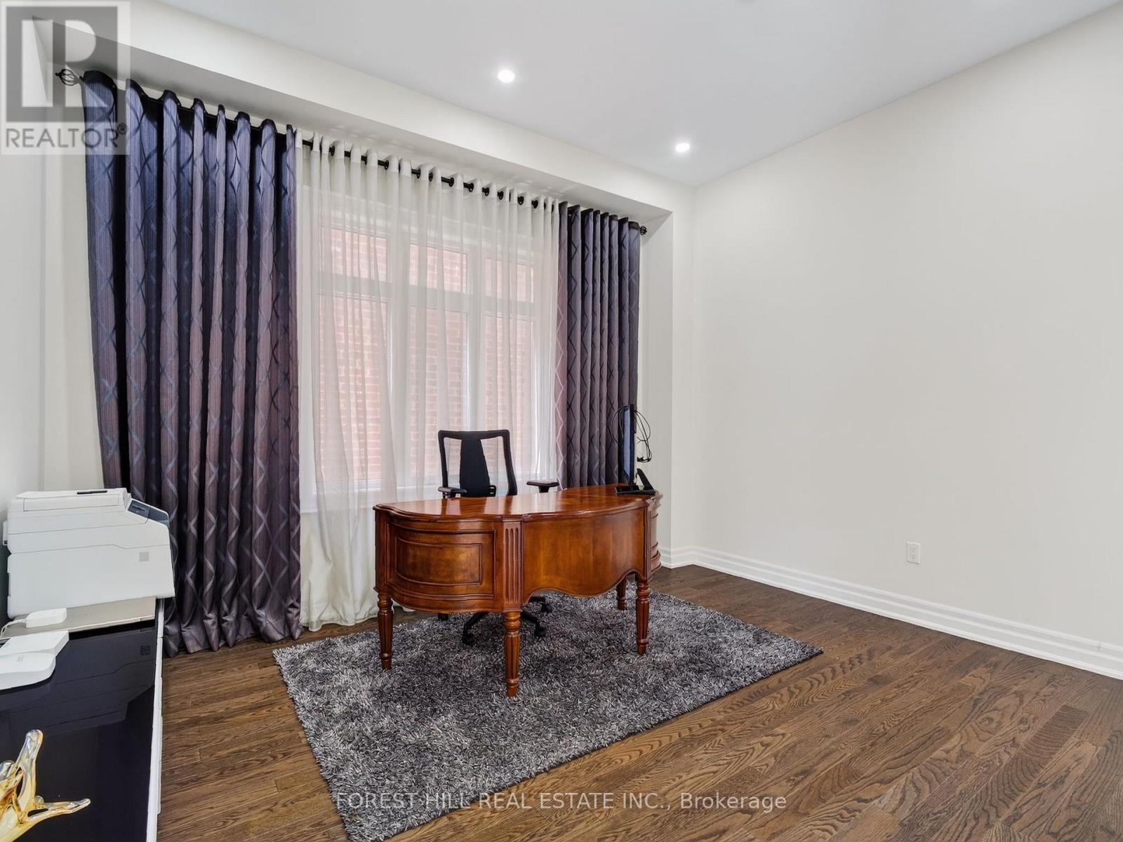 18 HACKWOOD CRESCENT - 22