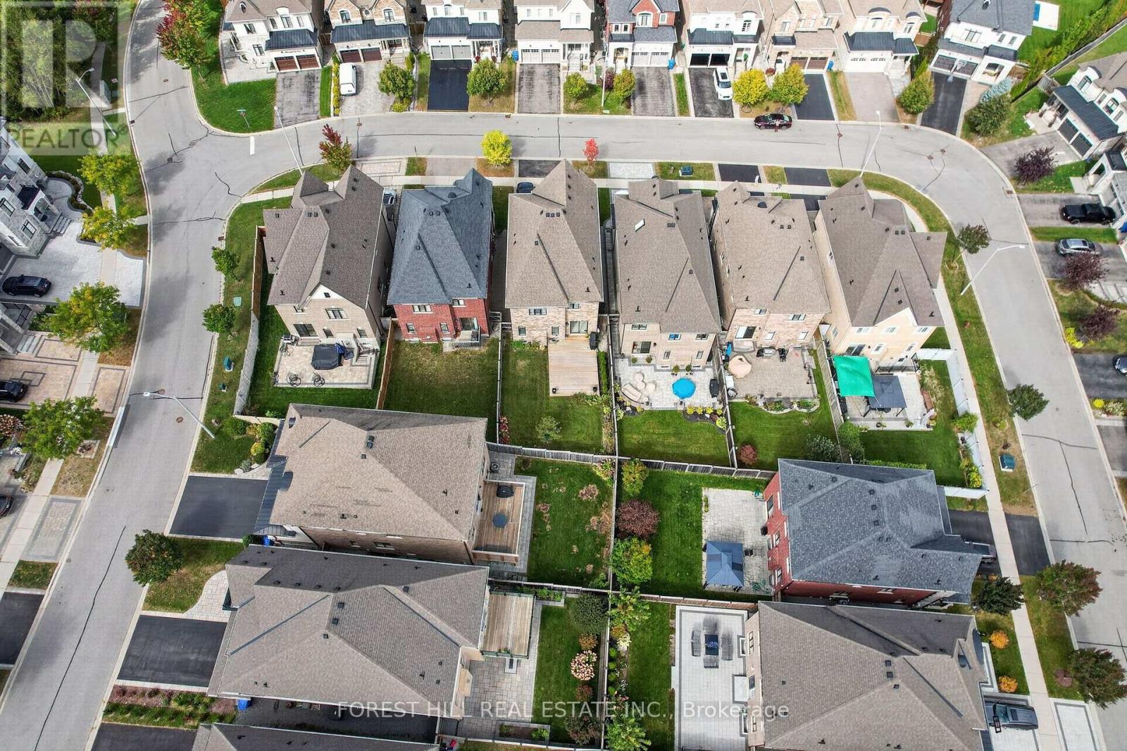 18 HACKWOOD CRESCENT, Aurora (Aurora Grove) — photo 6