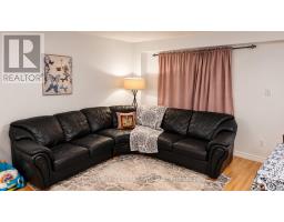 Living room - 67 Melinda Crescent, Barrie, ON L4N5T7 Photo 7