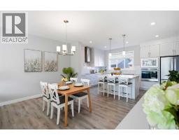 4pc Bathroom - 39 Lucas Boulevard Nw, Calgary, AB T3P1H9 Photo 8