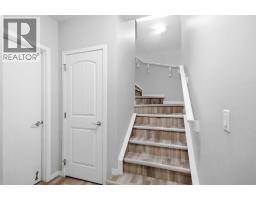 4pc Bathroom - 39 Lucas Boulevard Nw, Calgary, AB T3P1H9 Photo 13