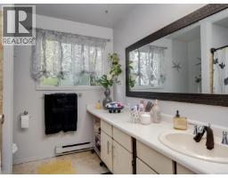 Kitchen - B 3370 Fulton Rd, Colwood, BC V9C3P9 Photo 15