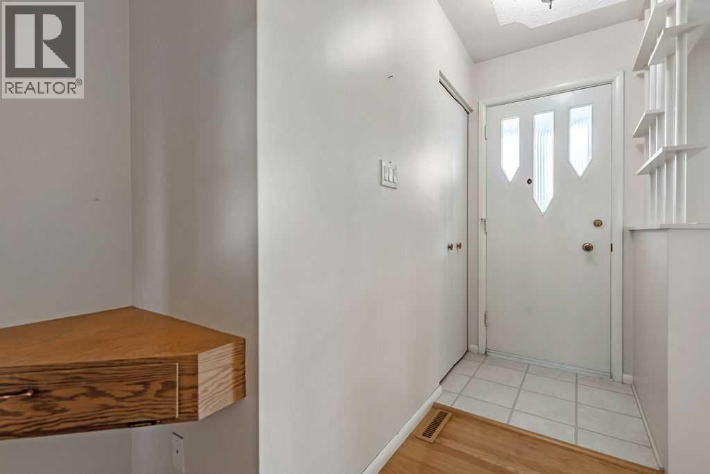 1015 Mackid Road NE, Calgary, Alberta, T2E6A8 — thumbnail 4