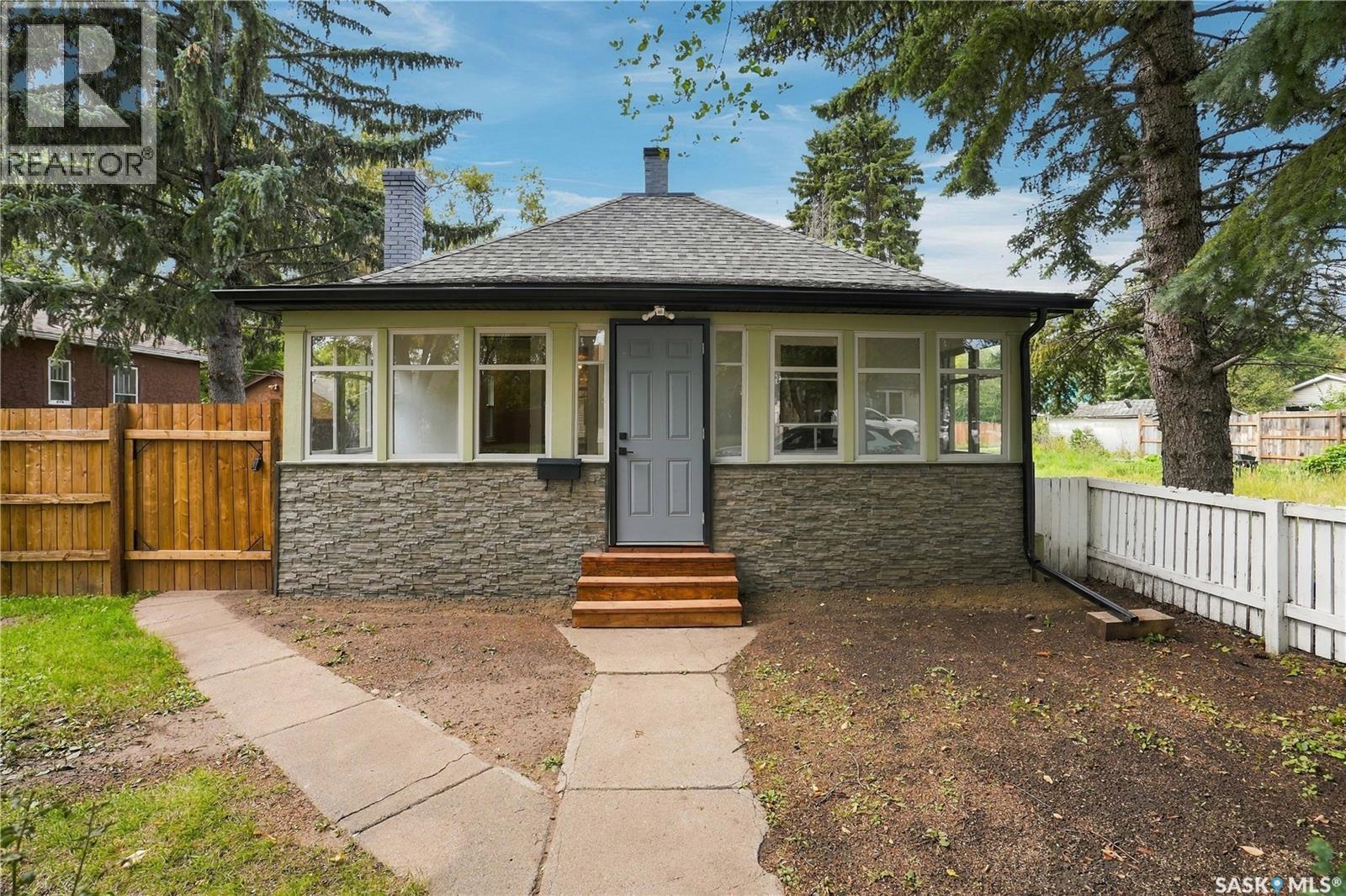1561 99th STREET, North Battleford