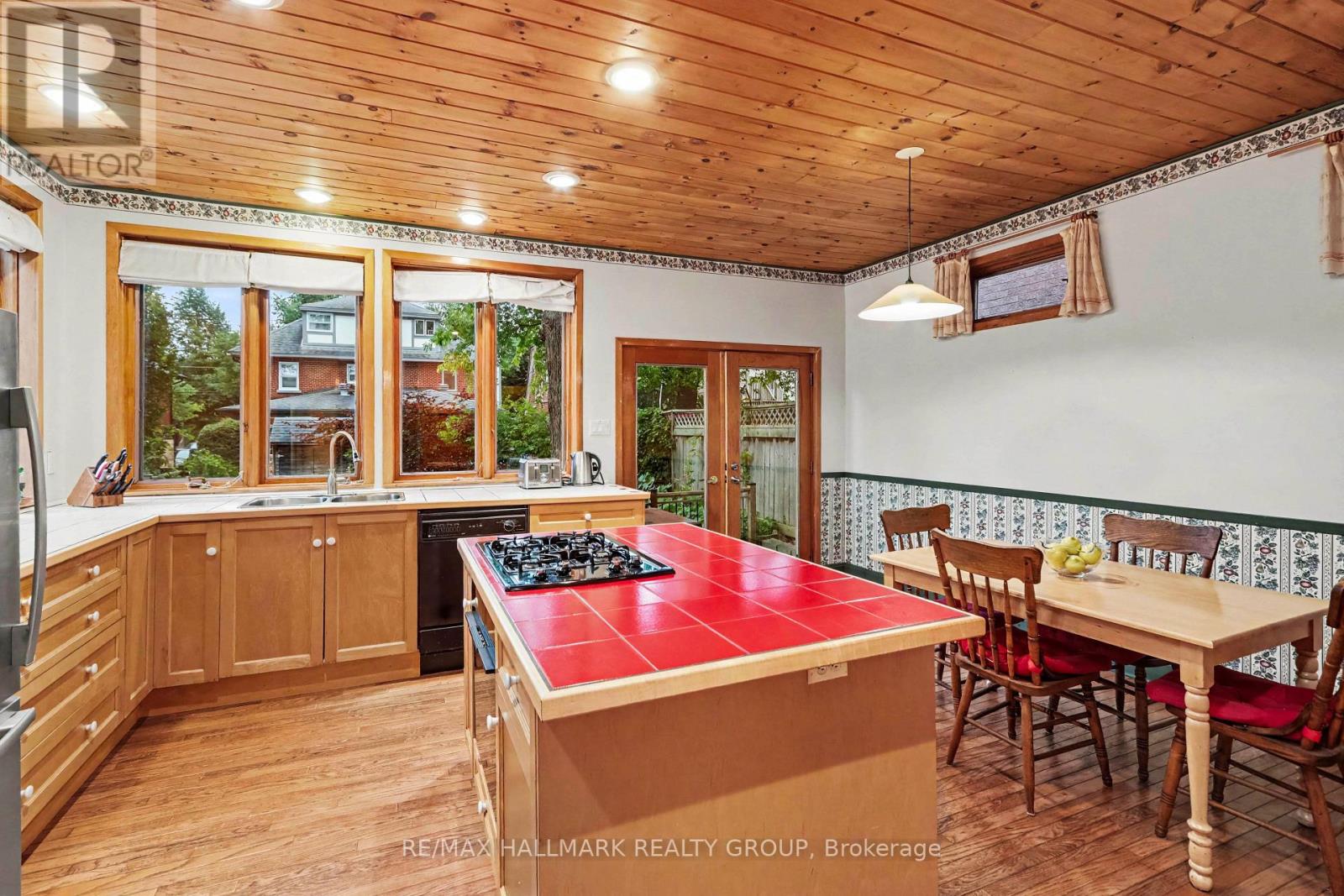 120 HOPEWELL AVENUE - 13