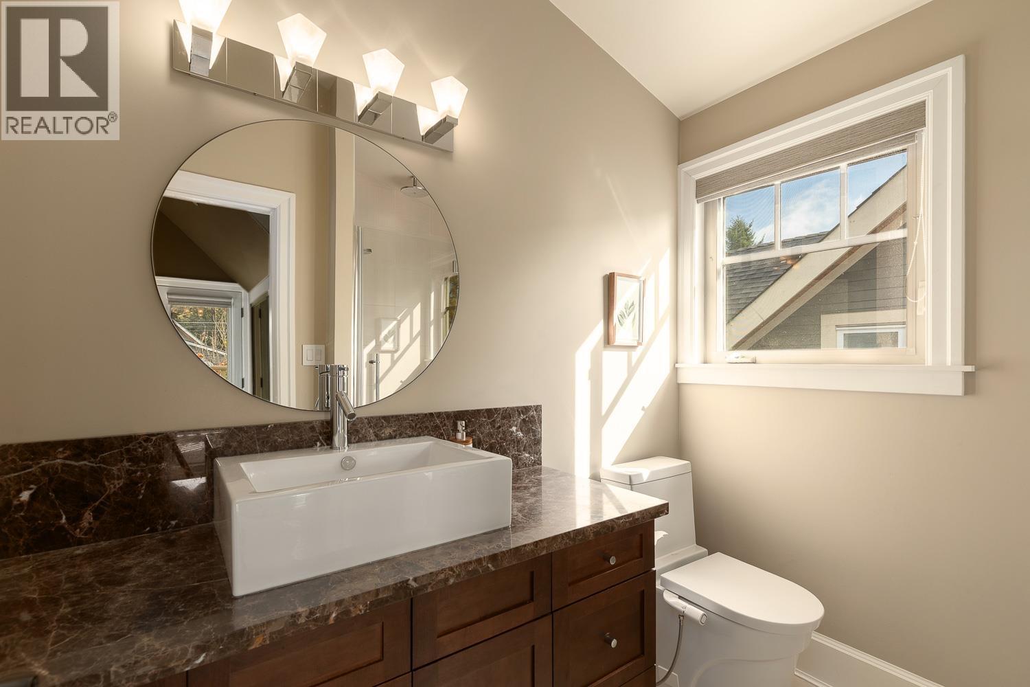 850 E 10TH AVENUE, Vancouver - Image 1