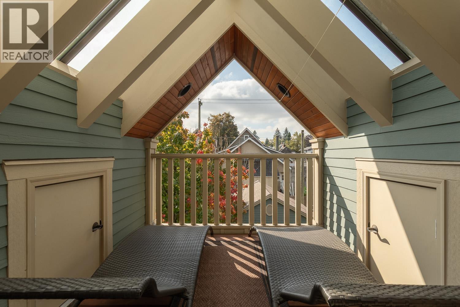 850 E 10TH AVENUE, Vancouver - Image 1