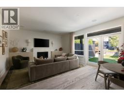 238 E 19th Street, North Vancouver, BC V7L2Z2 Photo 10