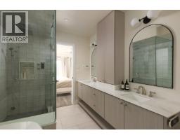 238 E 19th Street, North Vancouver, BC V7L2Z2 Photo 15