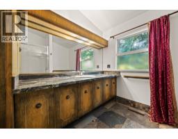 3290 Hazel Avenue, Coquitlam, BC V3E3H3 Photo 11
