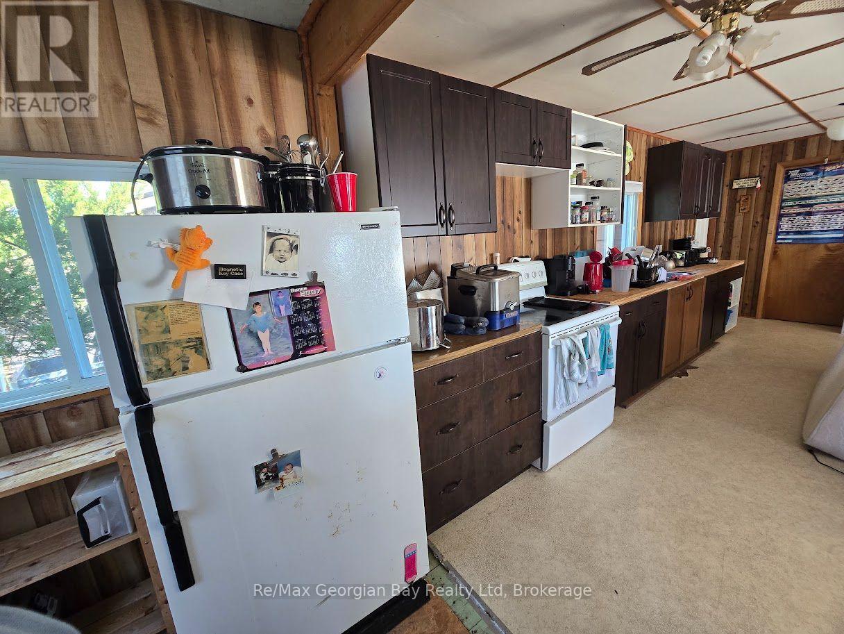 380 2 ISLAND - Image 14