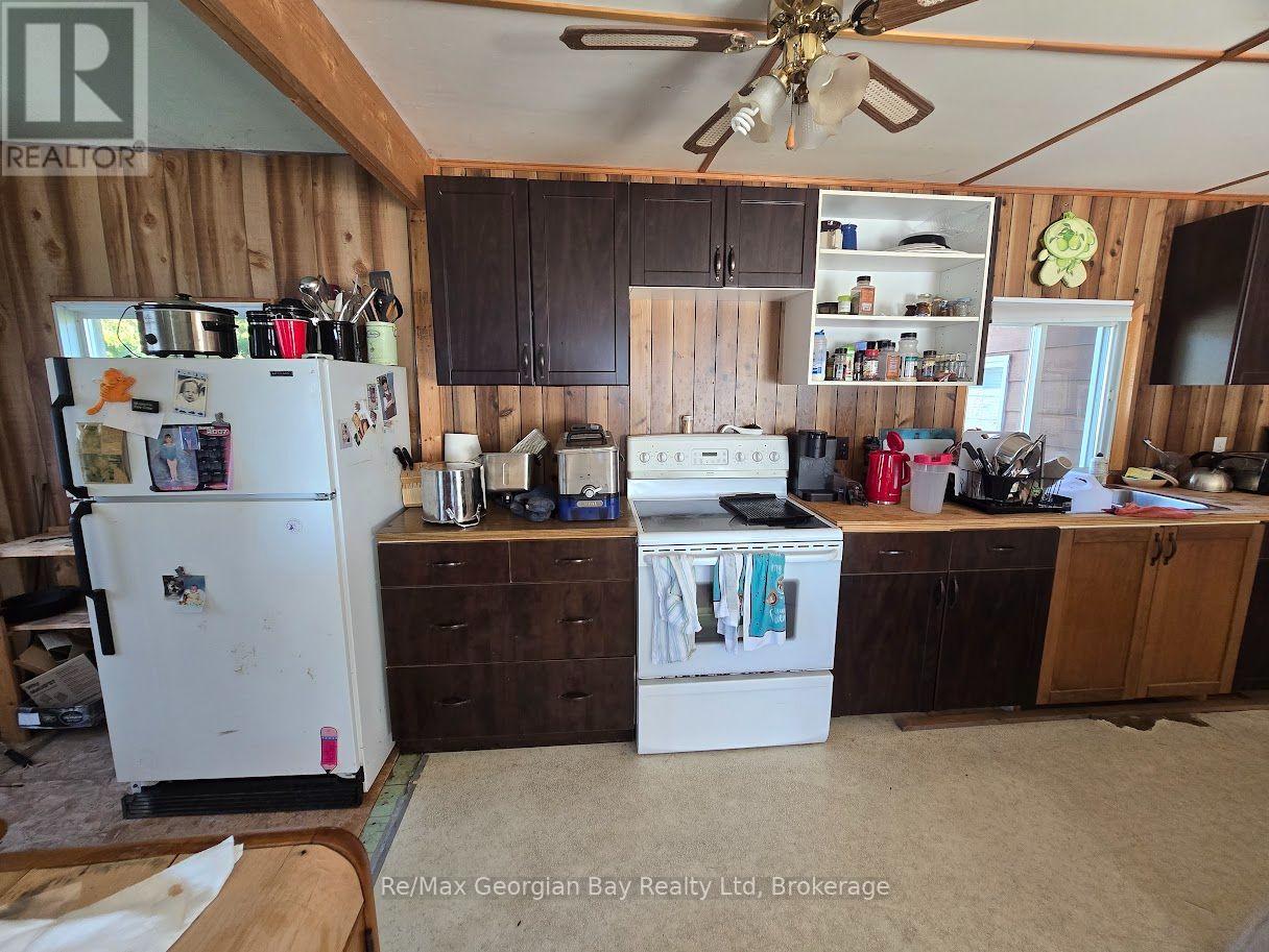 380 2 ISLAND - Image 15