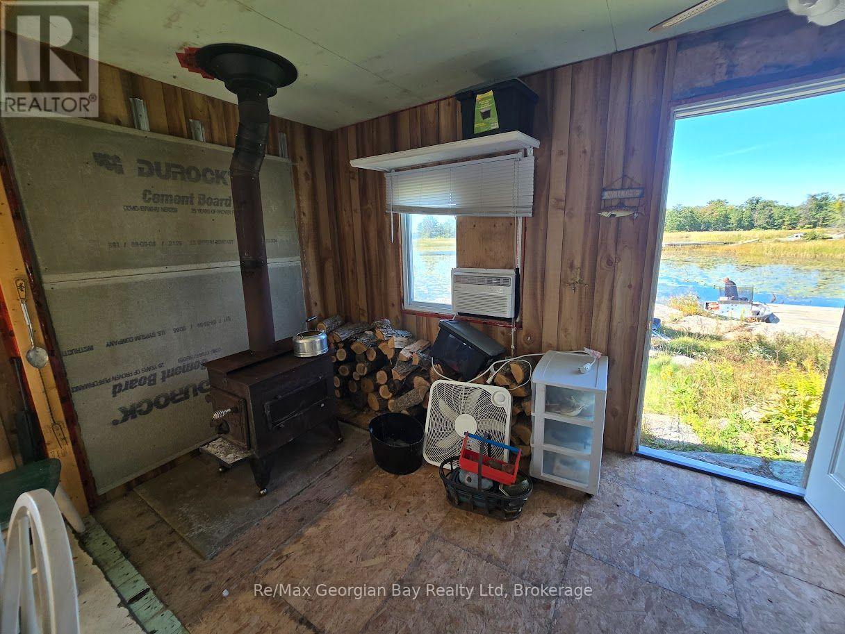380 2 ISLAND - 8