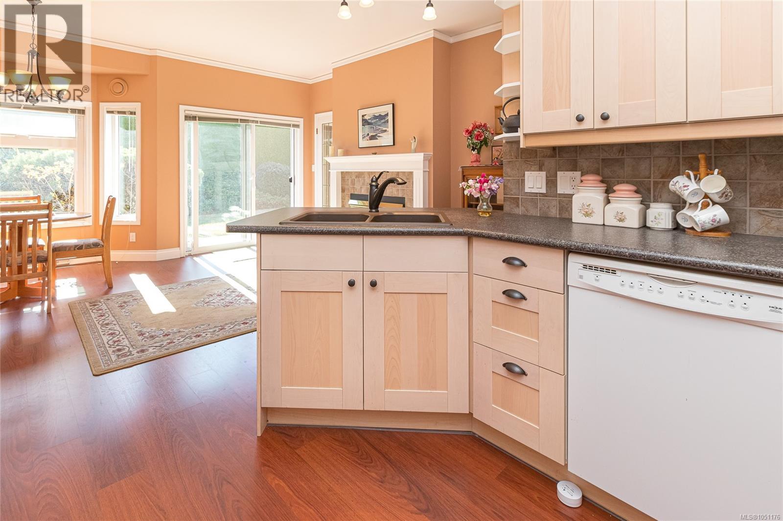 #13 4318 Emily Carr Dr - Image 17