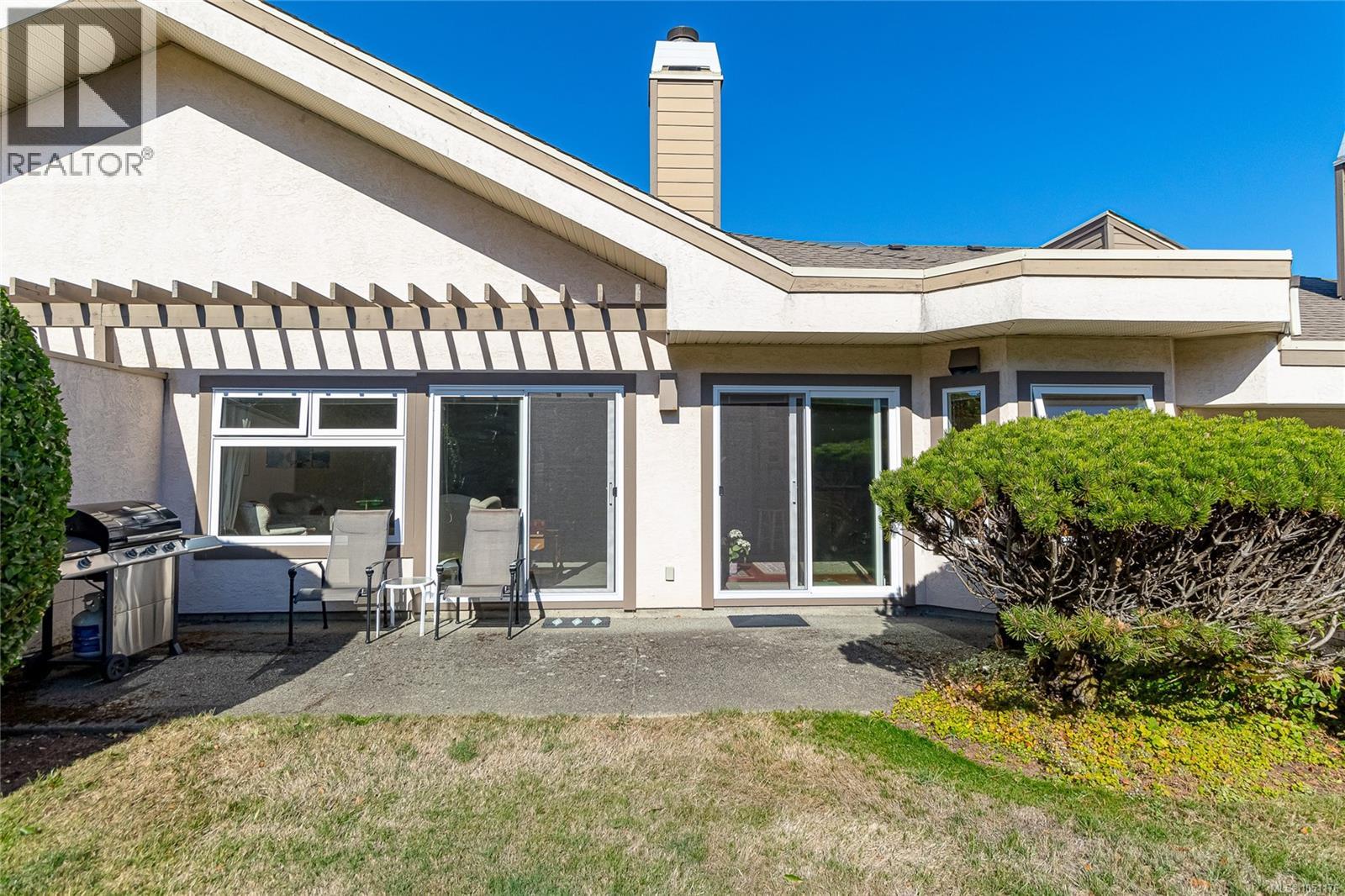 #13 4318 Emily Carr Dr - 27