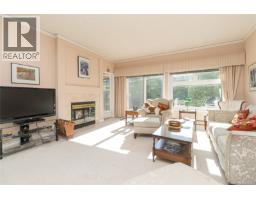 Dining room - 13 4318 Emily Carr Dr, Saanich, BC V8X5E7 Photo 7