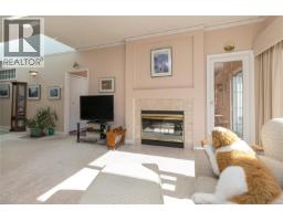 Entrance - 13 4318 Emily Carr Dr, Saanich, BC V8X5E7 Photo 9