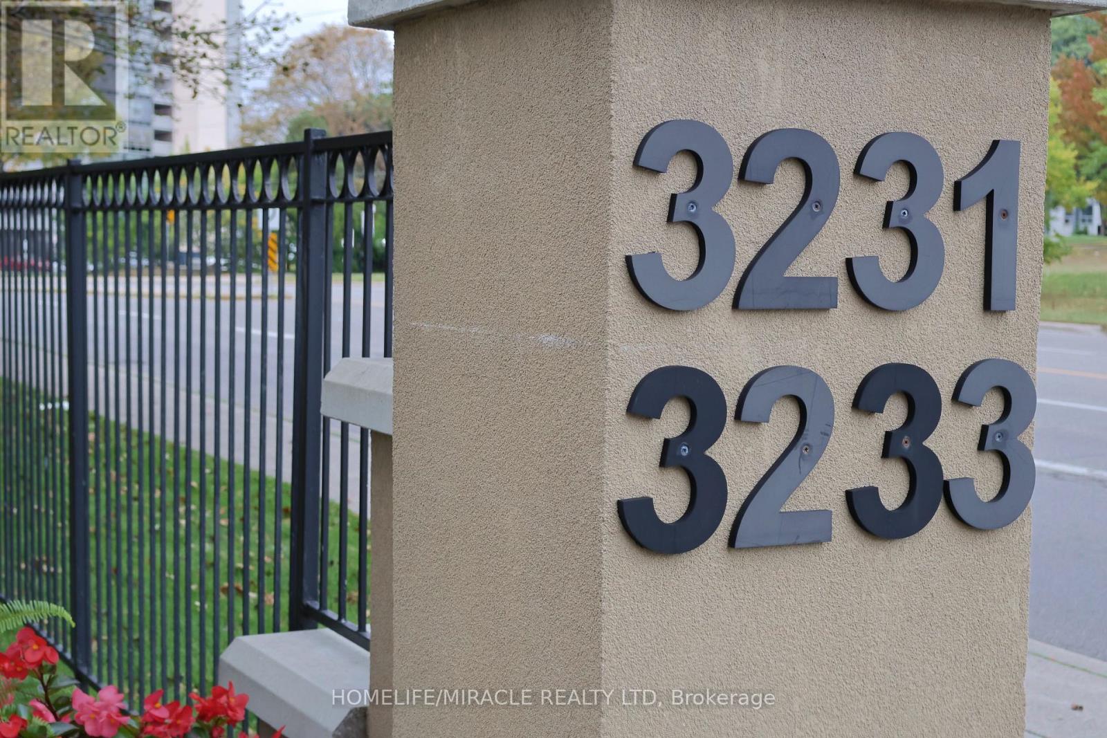 #802 3233 EGLINTON AVENUE E - Image 4