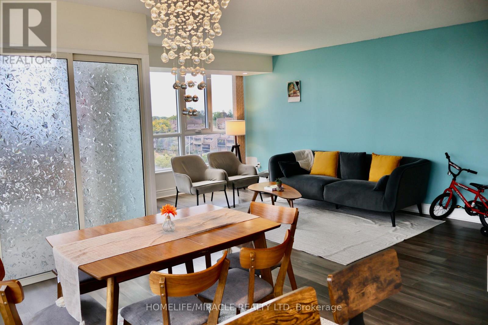 #802 3233 EGLINTON AVENUE E - Image 9