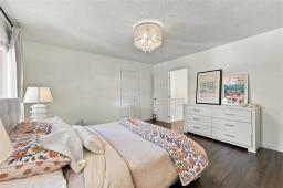 15 Scotsborough Place, Winnipeg, MB R2N1Z5 Photo 16