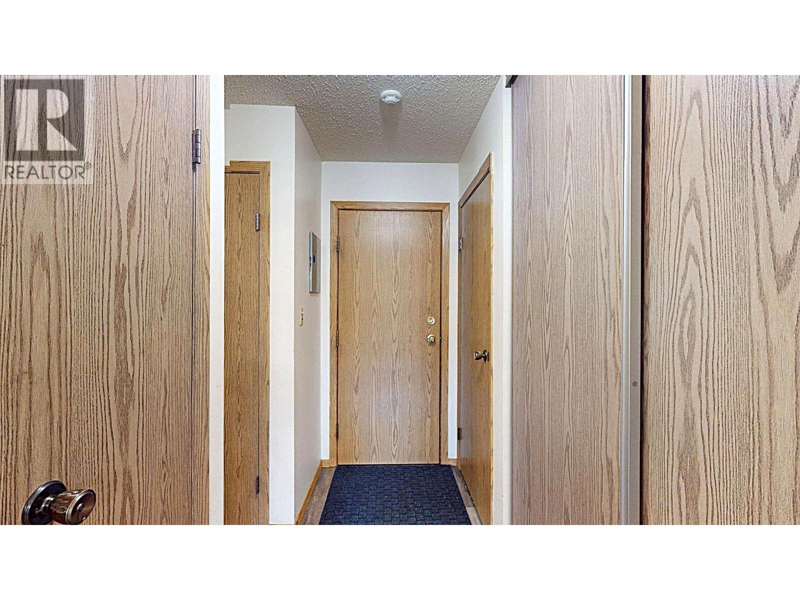#408 10 CARIBOO Drive - 19