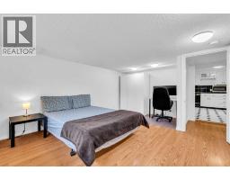 6716 37 Avenue NE - photo 28