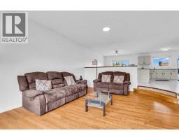6716 37 Avenue NE - photo 3