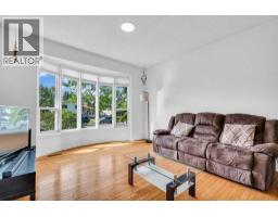6716 37 Avenue NE - photo 2