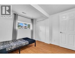 6716 37 Avenue NE - photo 25