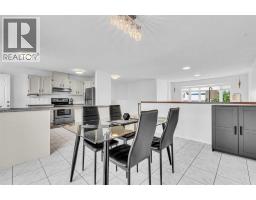 6716 37 Avenue NE - photo 10