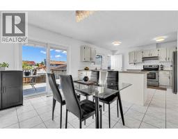 6716 37 Avenue NE - photo 9