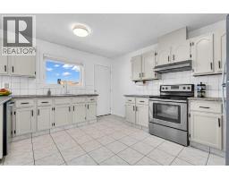 6716 37 Avenue NE - photo 5