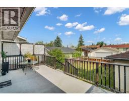 6716 37 Avenue NE - photo 33