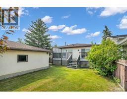 6716 37 Avenue NE - photo 35