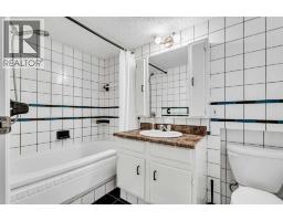 6716 37 Avenue NE - photo 26
