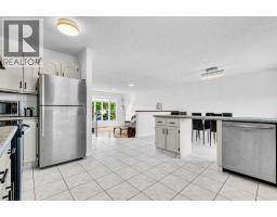 6716 37 Avenue NE - photo 7