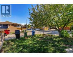 110 Beaconsfield Road Nw, Calgary, AB T3K1X9 Photo 32