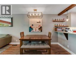 Bedroom - 110 Beaconsfield Road Nw, Calgary, AB T3K1X9 Photo 9