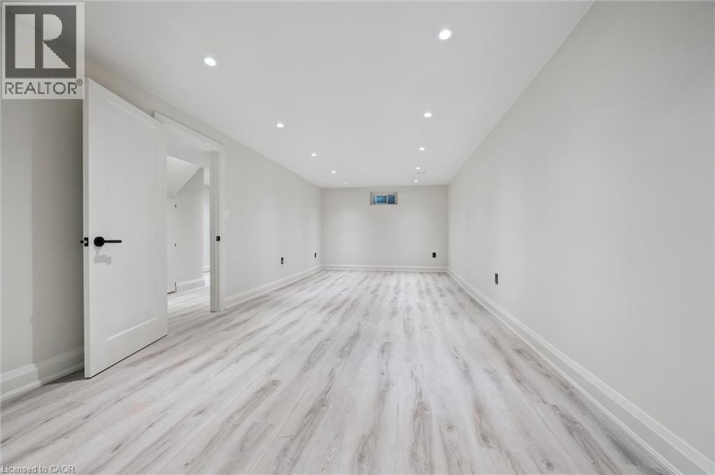 #107 5475 LAKESHORE Road - Image 31