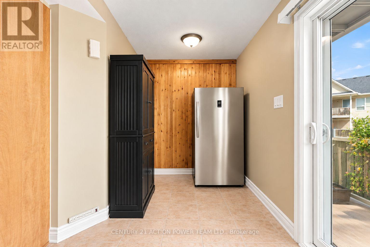 70 BRENTMORE PRIVATE, Ottawa — photo 10