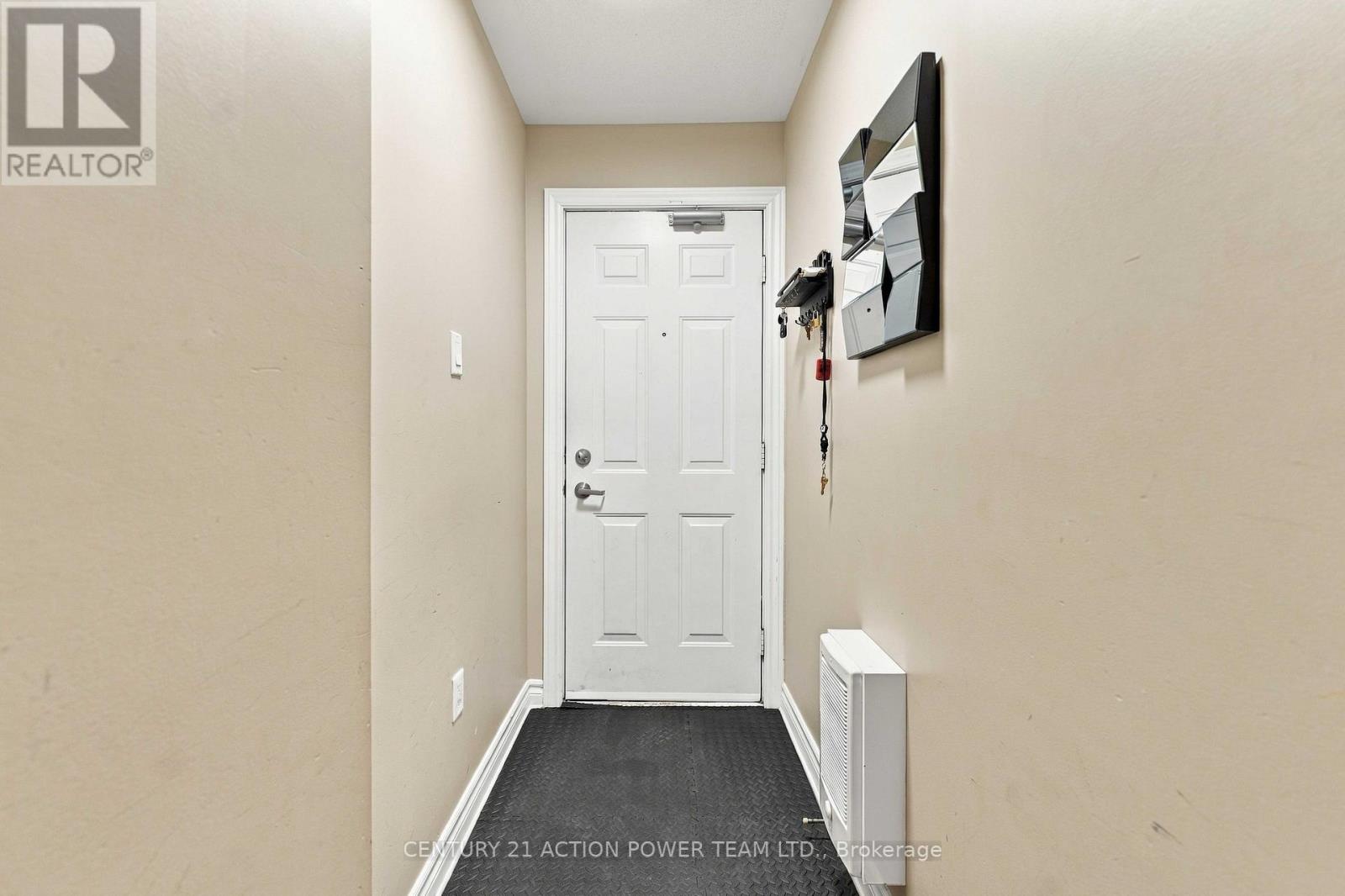 70 BRENTMORE PRIVATE, Ottawa — photo 3