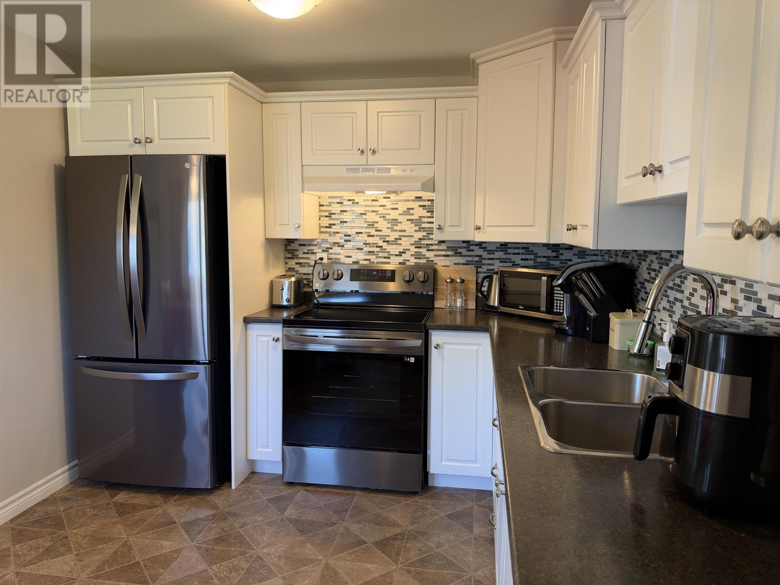 89 Evergreen Drive - Image 5