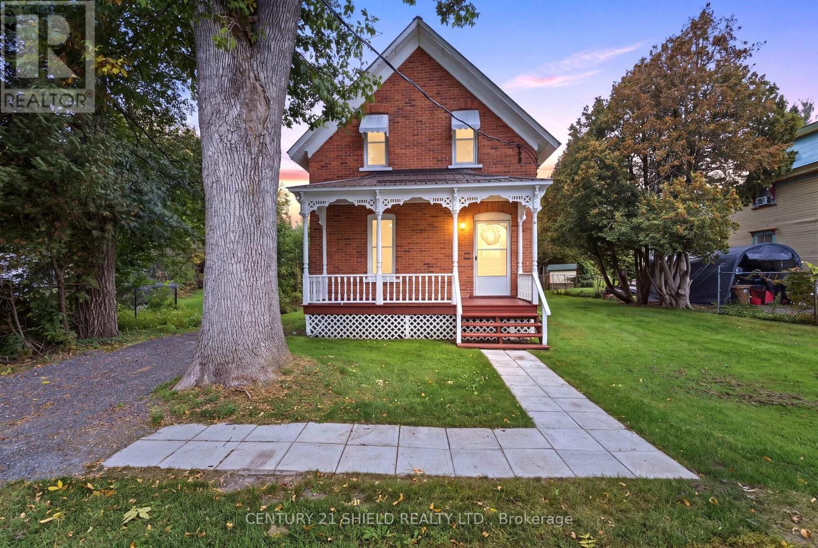 13 Oak Street, South Glengarry, Ontario, K0C1N0, South Glengarry, Ontario — photo 1 of 5