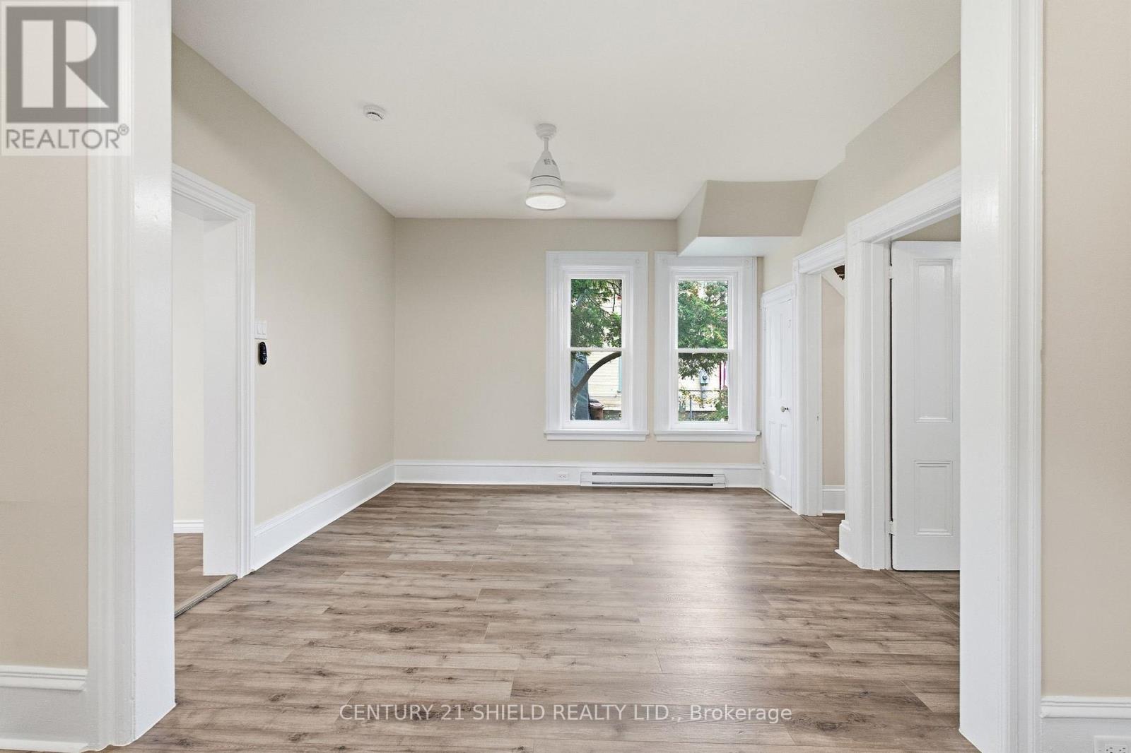 13 OAK STREET - Image 13