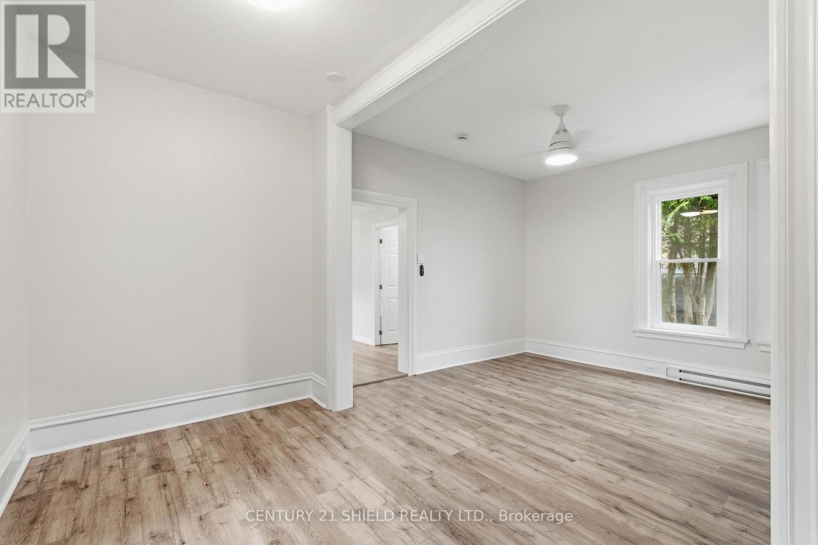 13 OAK STREET - Image 24
