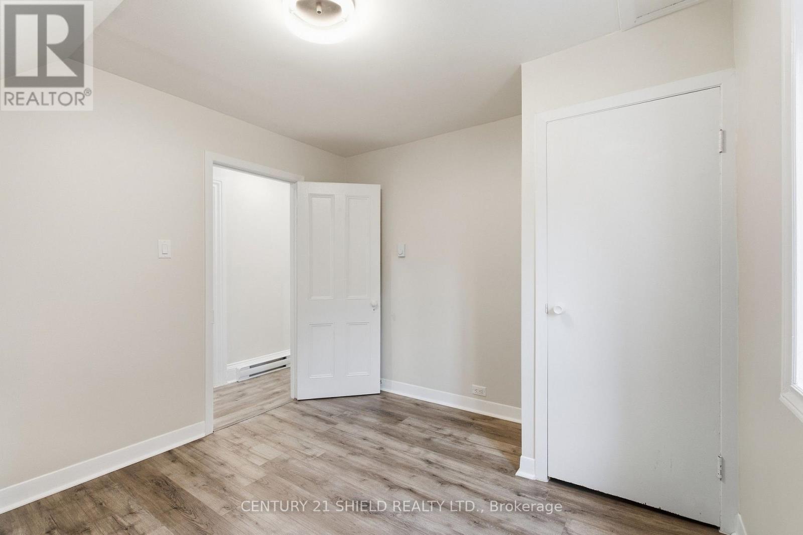 13 OAK STREET - Image 32