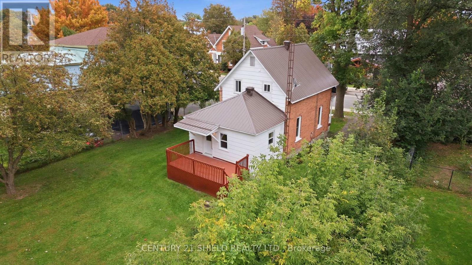 13 OAK STREET - Image 36