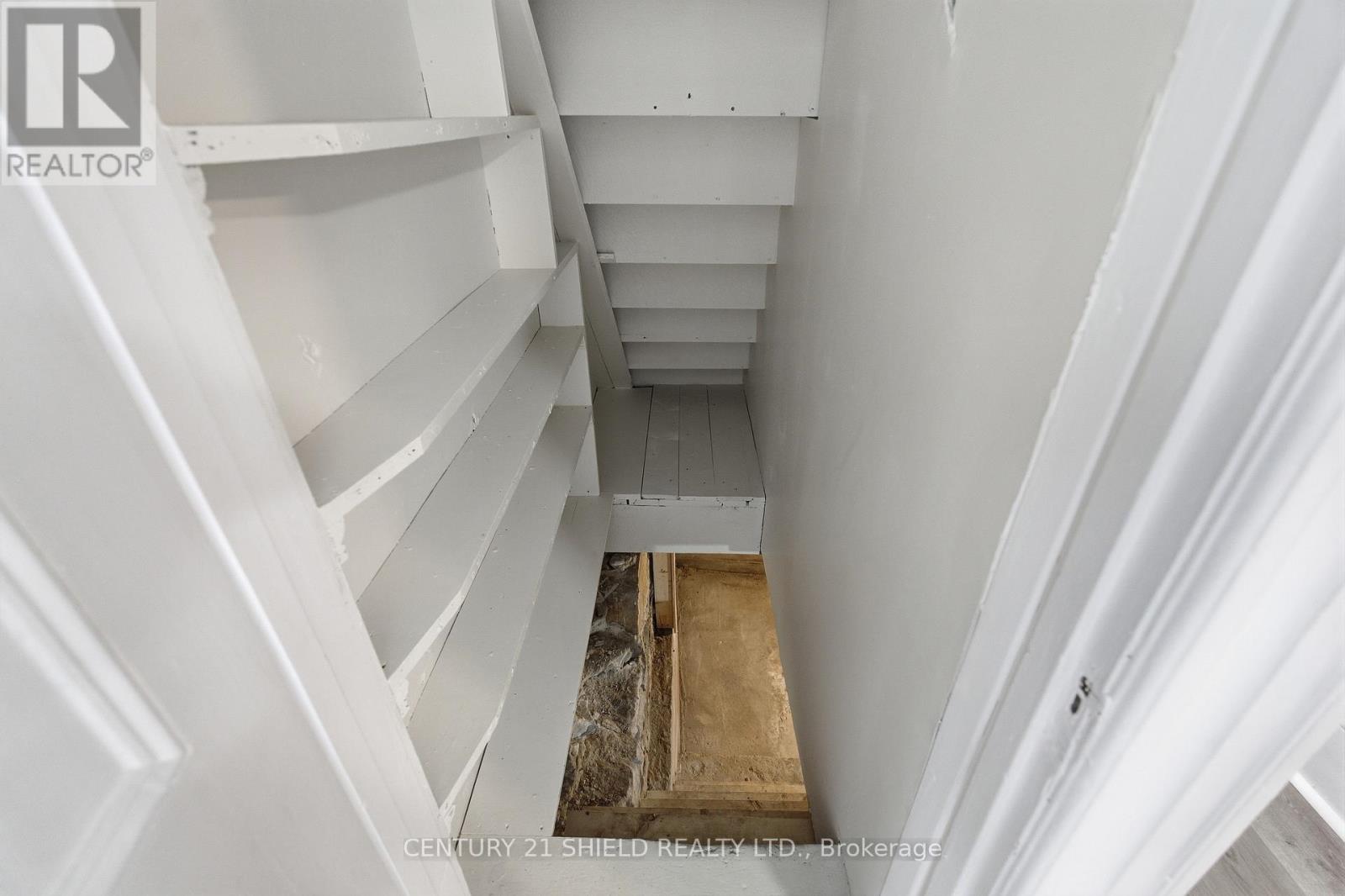13 OAK STREET - Image 41