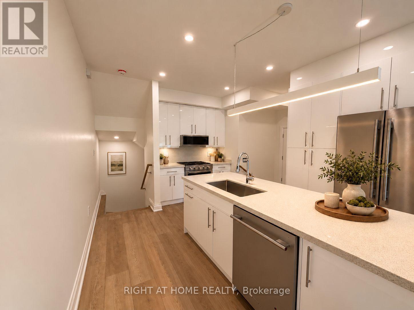 4 - 57 HEPBOURNE STREET, Toronto (Dufferin Grove) — photo 8